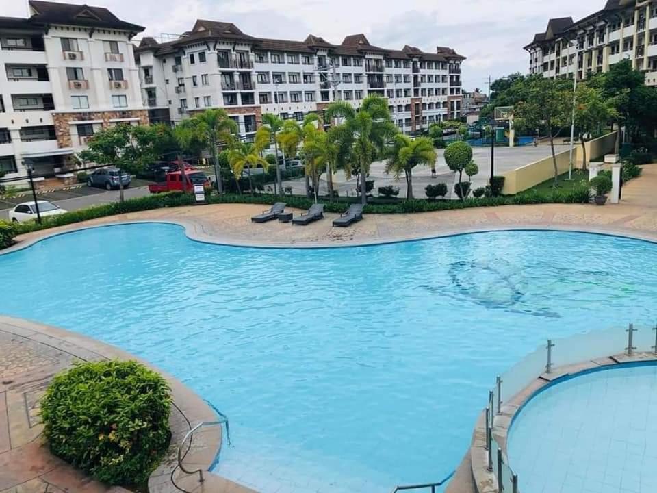 Ri'S One Oasis W Free Pool Back Of Sm City Mall 达沃 外观 照片