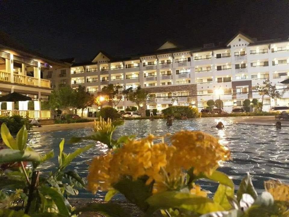 Ri'S One Oasis W Free Pool Back Of Sm City Mall 达沃 外观 照片