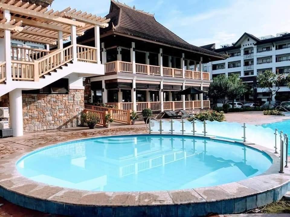 Ri'S One Oasis W Free Pool Back Of Sm City Mall 达沃 外观 照片
