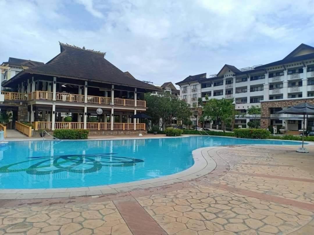 Ri'S One Oasis W Free Pool Back Of Sm City Mall 达沃 客房 照片